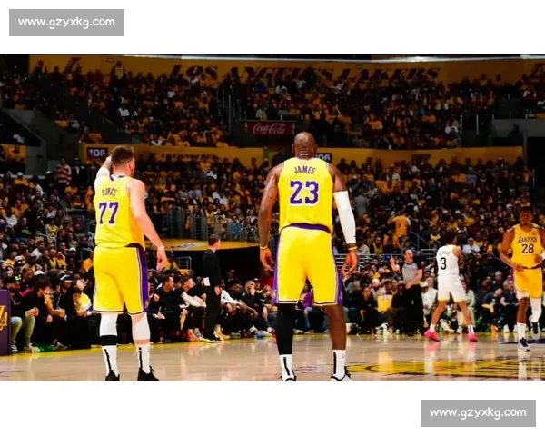 总决赛第三场湖人对热火詹姆斯带队逆转之夜攻防大战决定系列赛走向