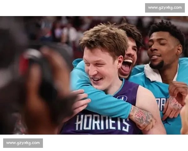 黄蜂对阵凯尔特人比赛回放全景解析精彩瞬间盘点关键攻防与胜负走势复盘