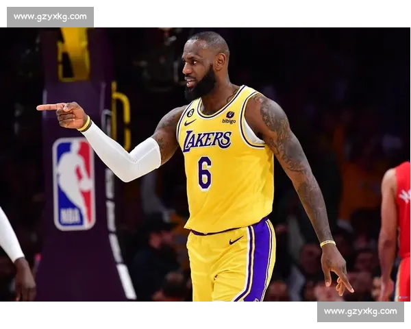 独行侠对决快船西部强强碰撞季后赛火花再起巨星博弈战术拉锯引爆焦点之夜